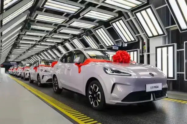 上汽邵景峰：新能源車時代的最大困境是同質化，摘掉標大家都一樣